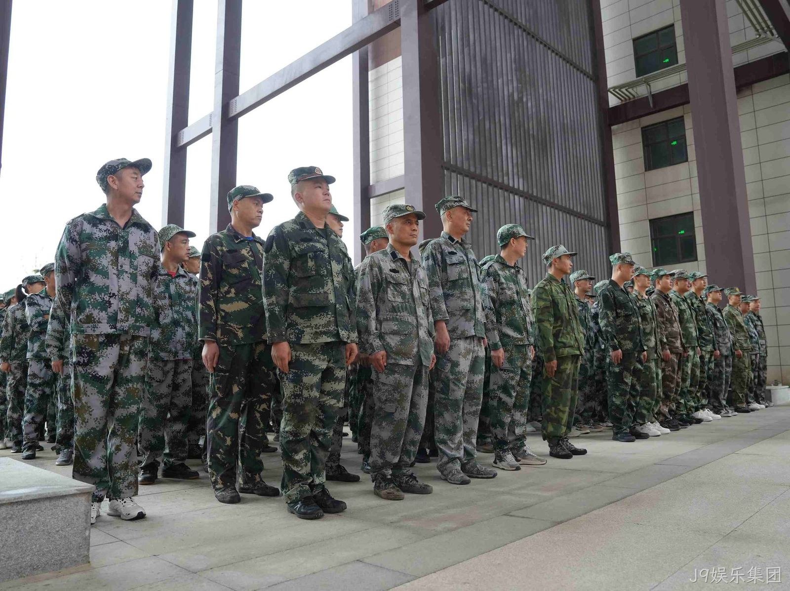 J9娱乐集团严密组织备战开产军训动员