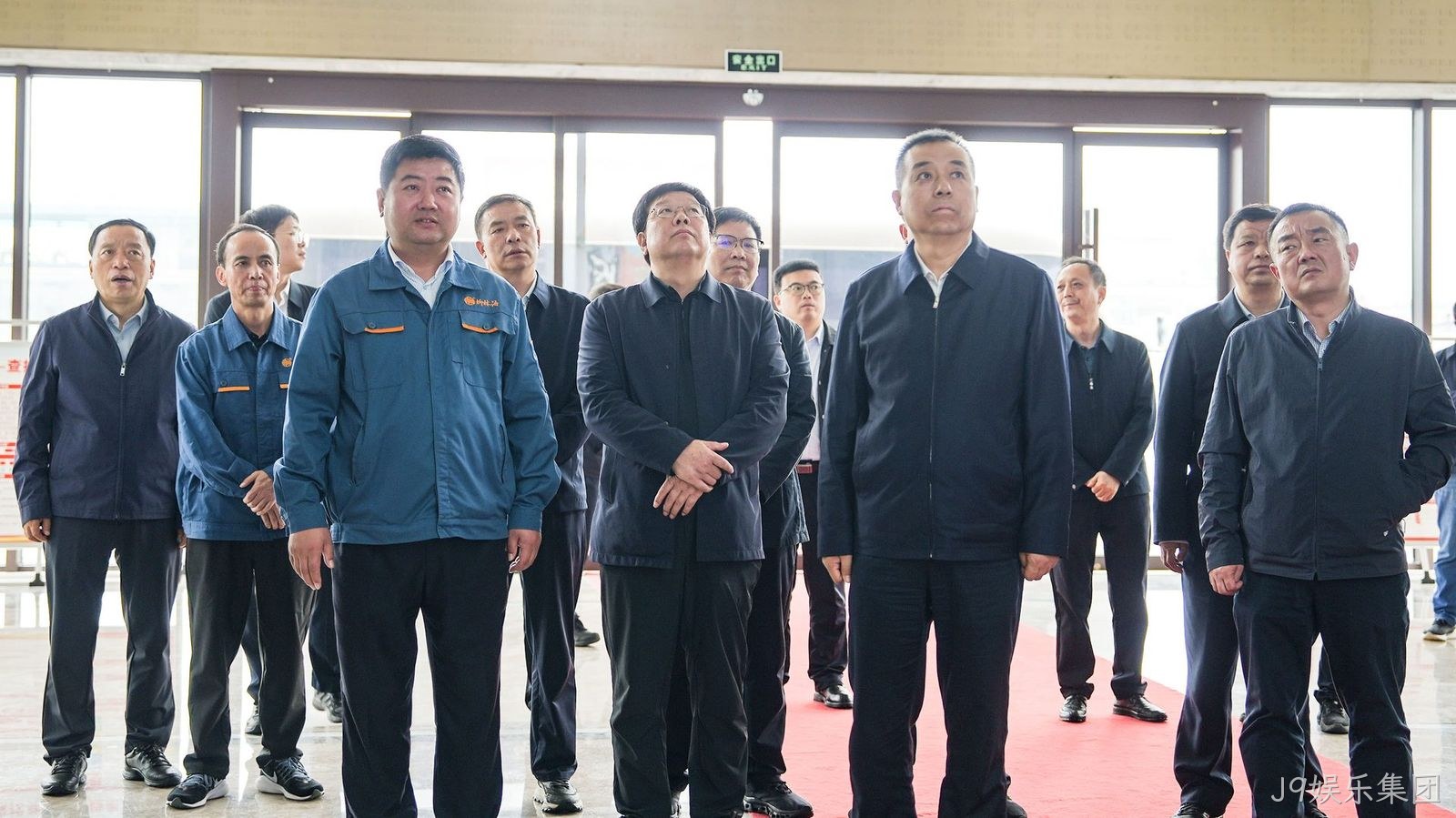 商洛市政协主席王宁岗一行莅临J9娱乐集团考察指导